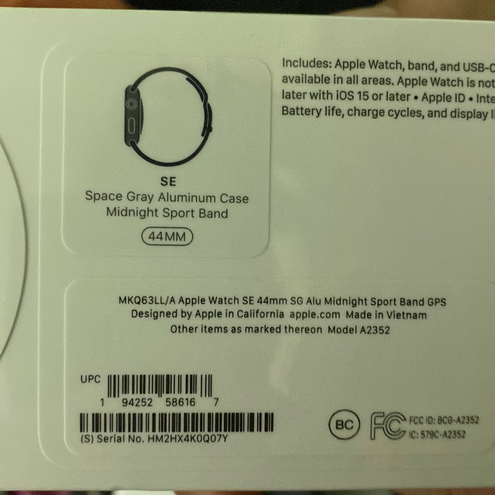 Apple Watch SE black 44m - Picture 1 of 2